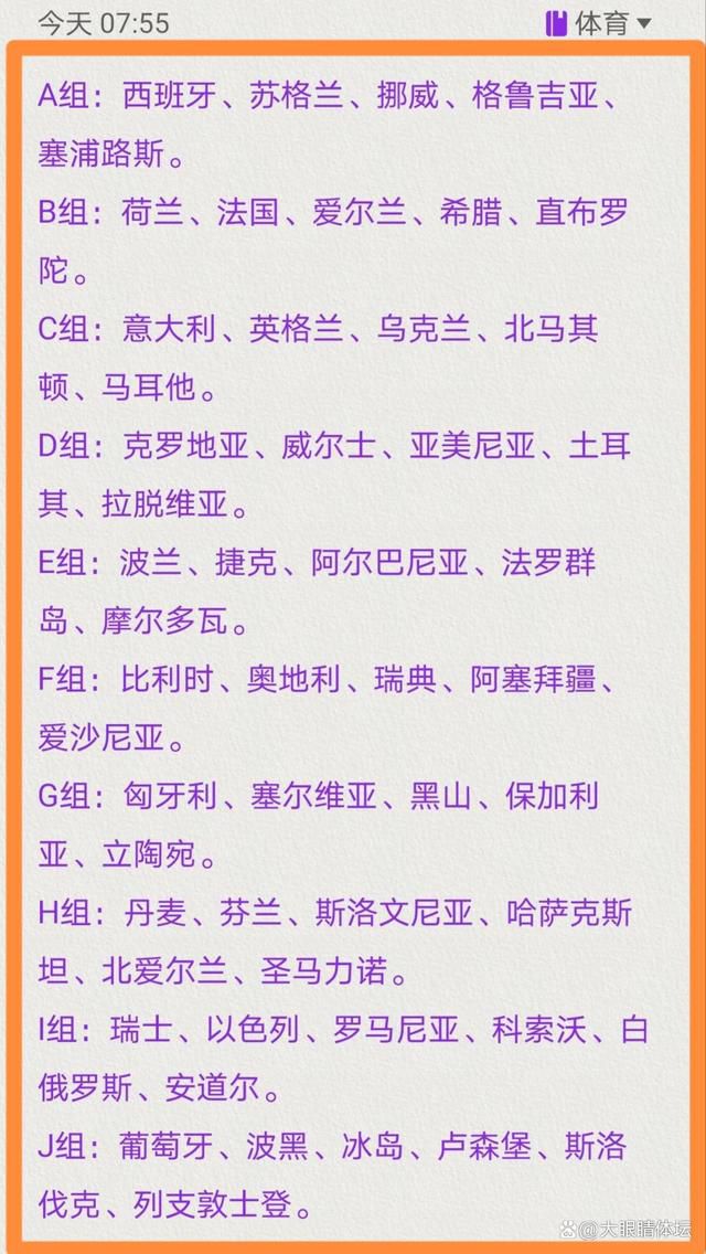 流出的片场照中还有她帅气驾驶摩托的画面，看来这位反派气场很强